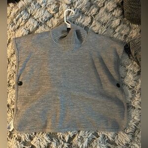 AUTHENTIC BURBERRY REVERSIBLE PONCHO SIZE M GREY